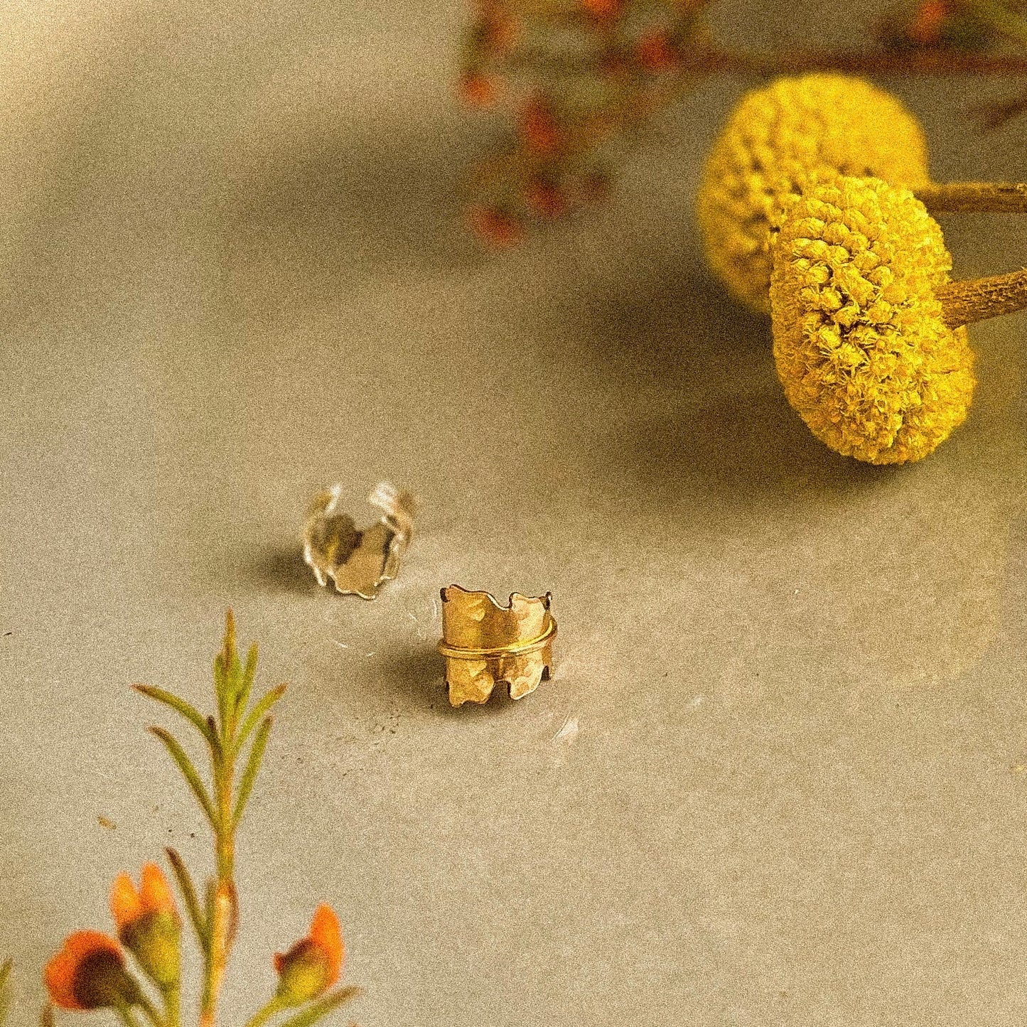 Poisoned oak ear cuff