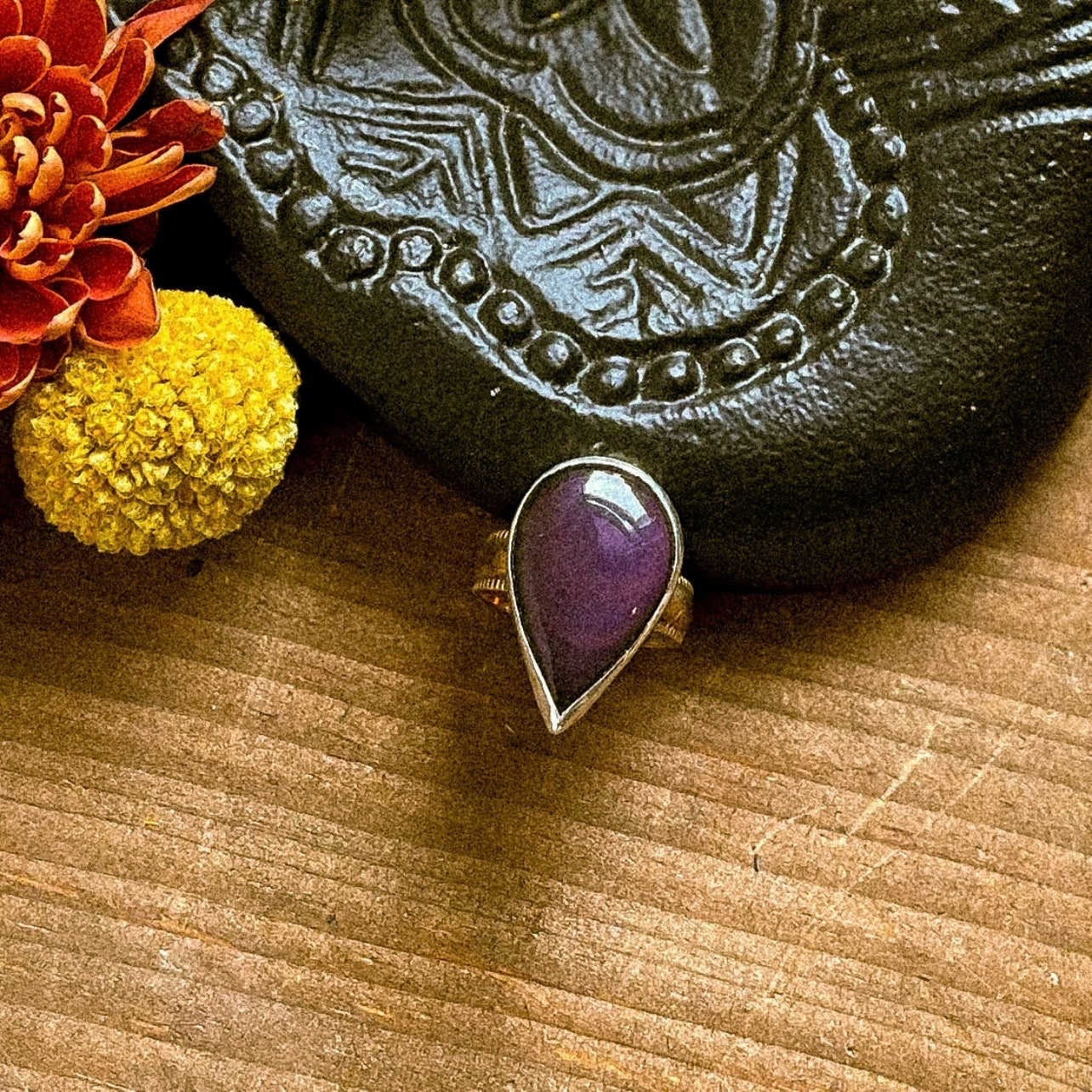 Raven ring