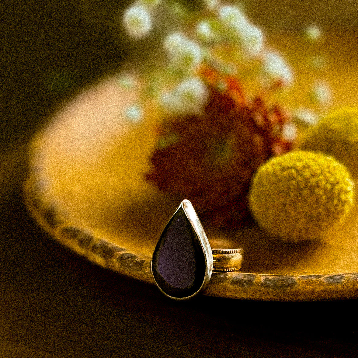 Raven ring