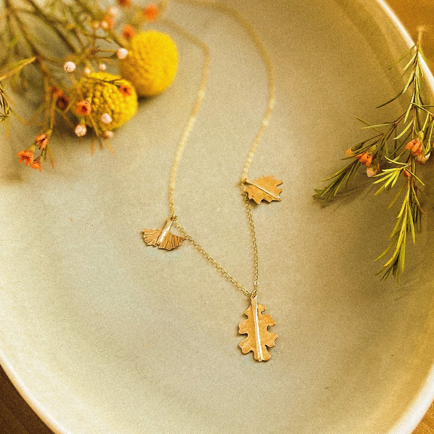 Deciduous necklace
