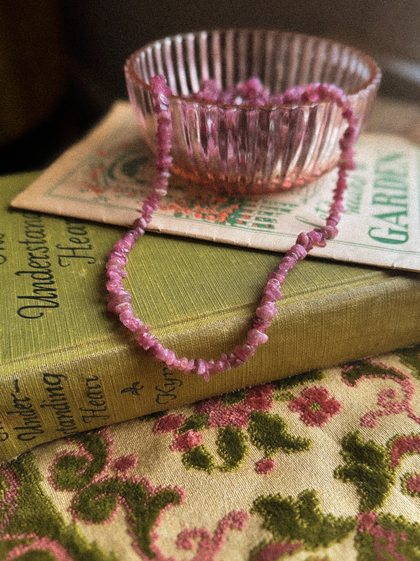 VENUS CHIP NECKLACE