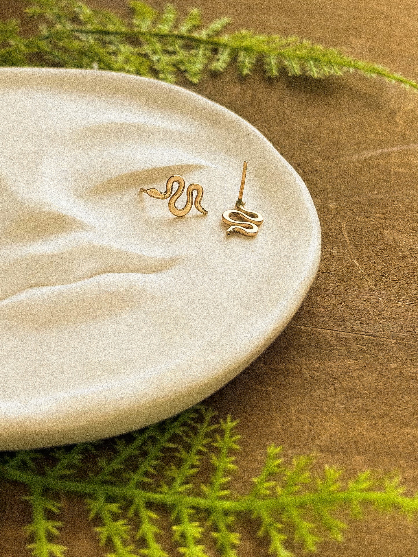 Snake studs