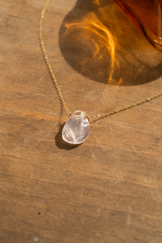 GOLD ROSE QUARTZ NECKLACE